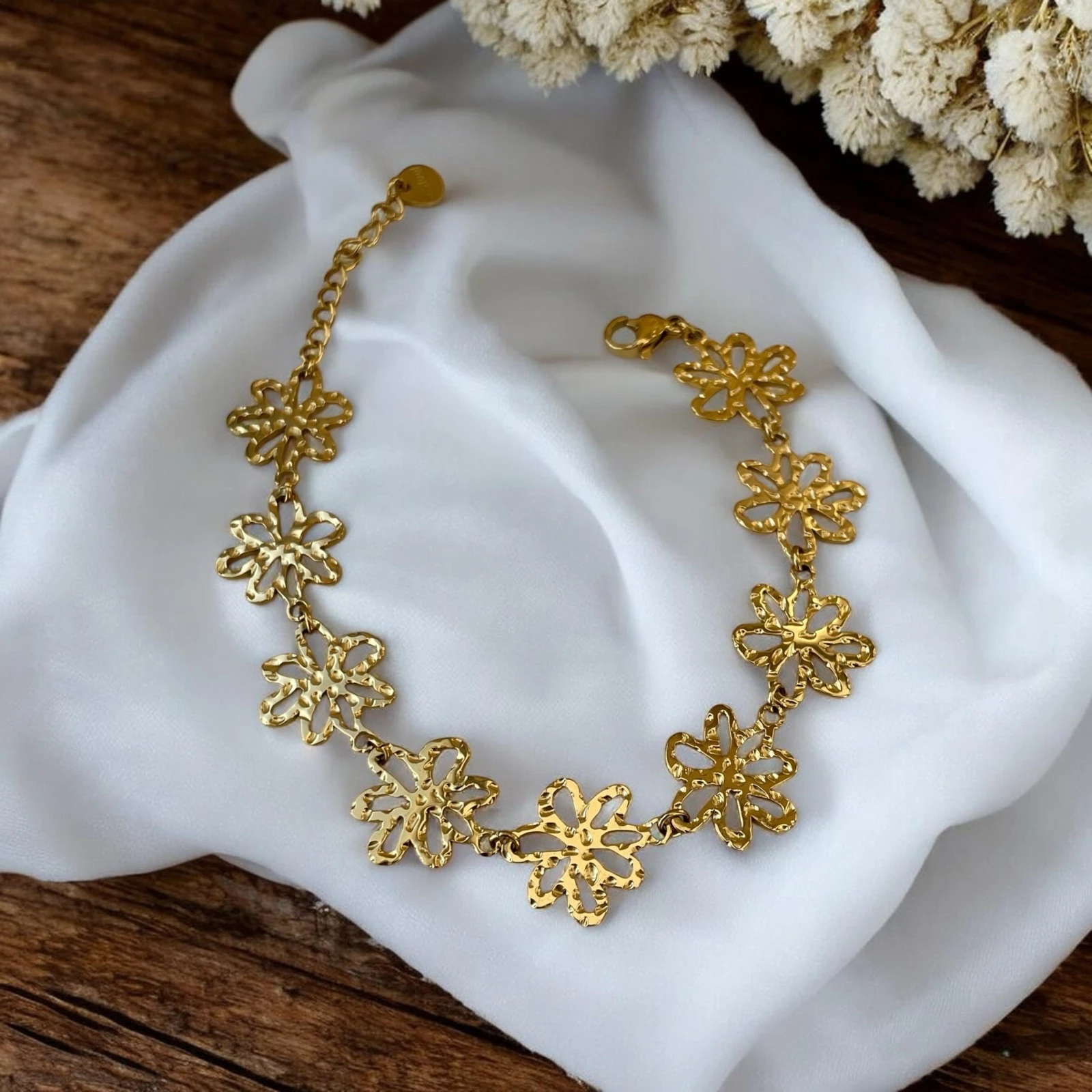 Pulsera Flores martilladas de acero inoxidable – photo 3